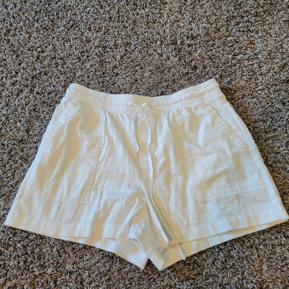 GAP Pull On Utility Shorts Size Medium - White